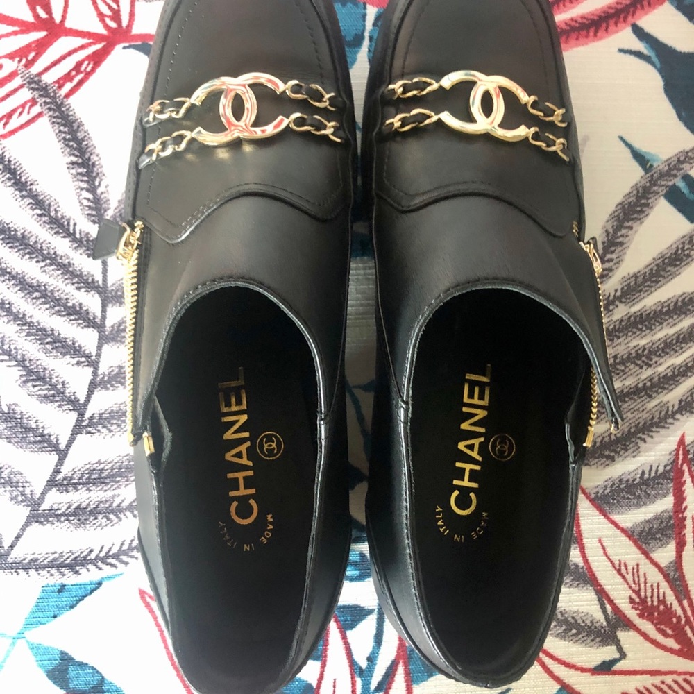 CHANEL CHAIN LINK LOAFERS💝